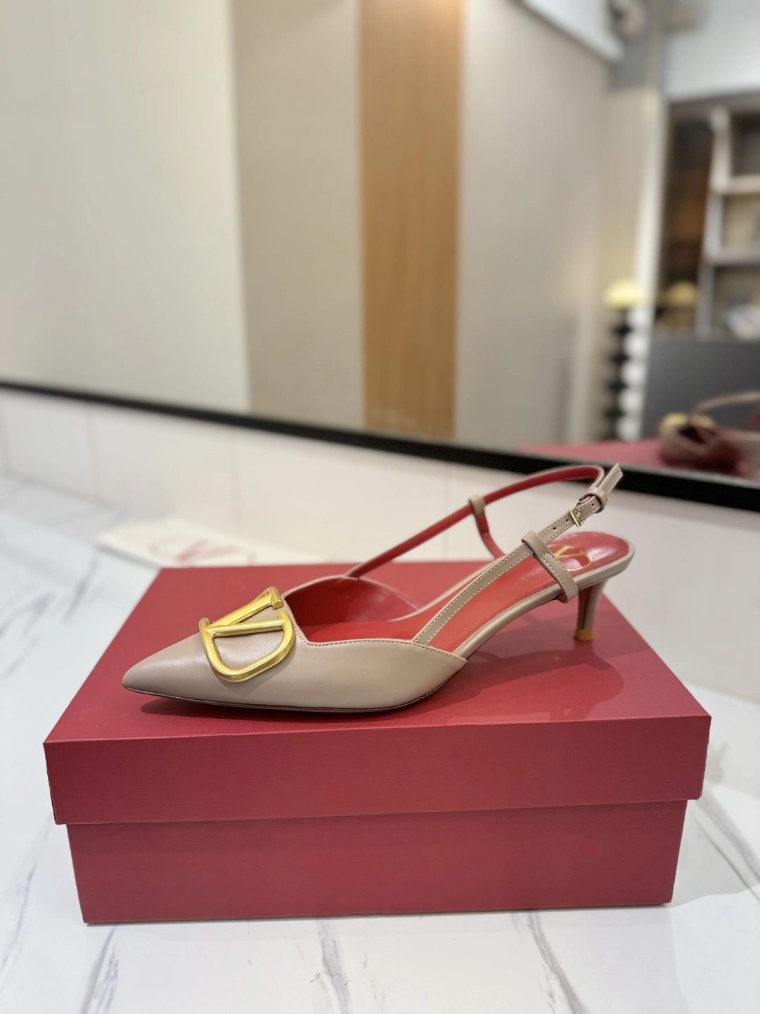 COCO-- V1859ti9o VW2S0Q70DSHP45 Heel height：4.5CM goatskin cowhide item:E-X138C3039